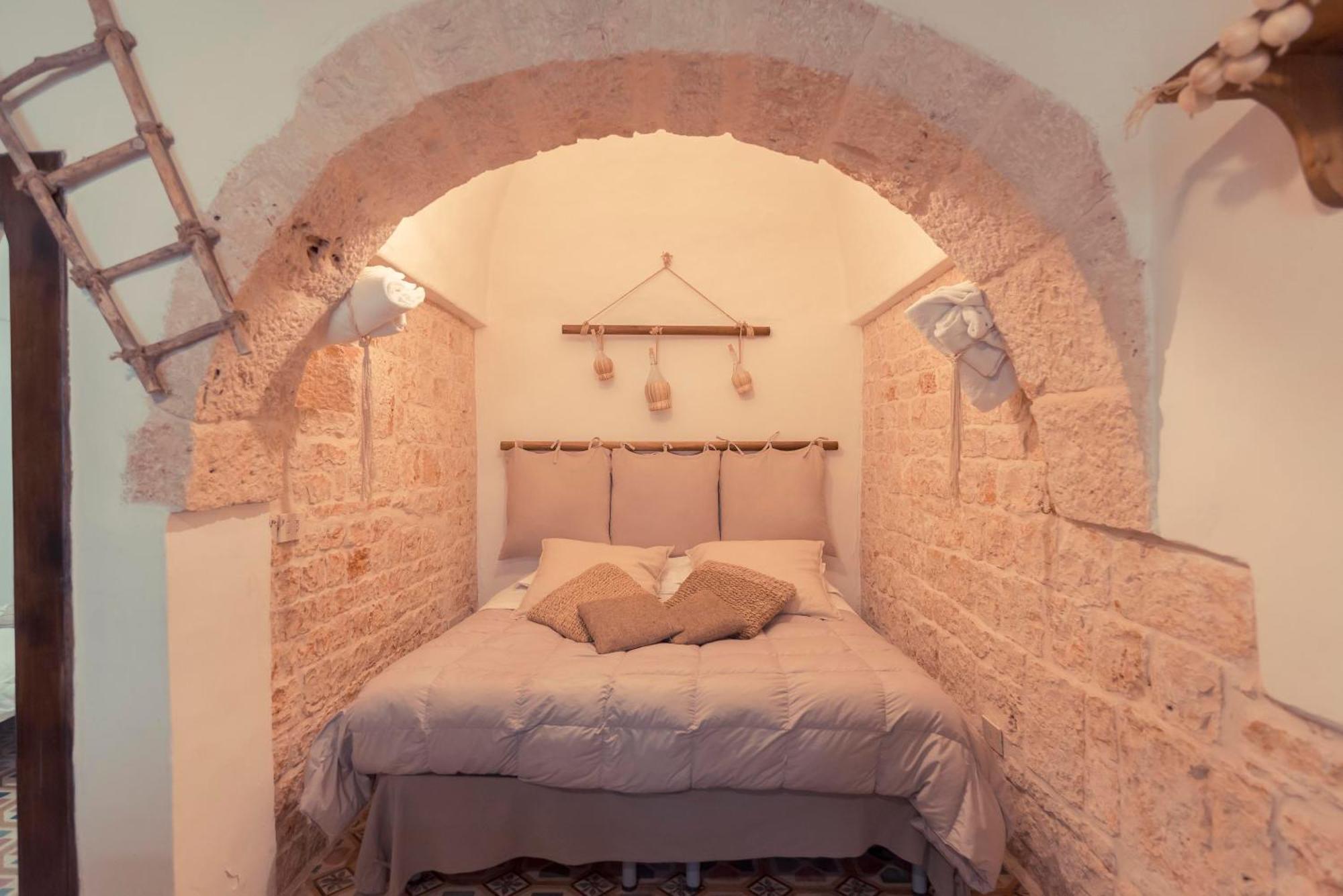 Trulli Antichi Mestieri - Widespread Trulli In The Historic Center Bed & Breakfast Alberobello Exterior photo