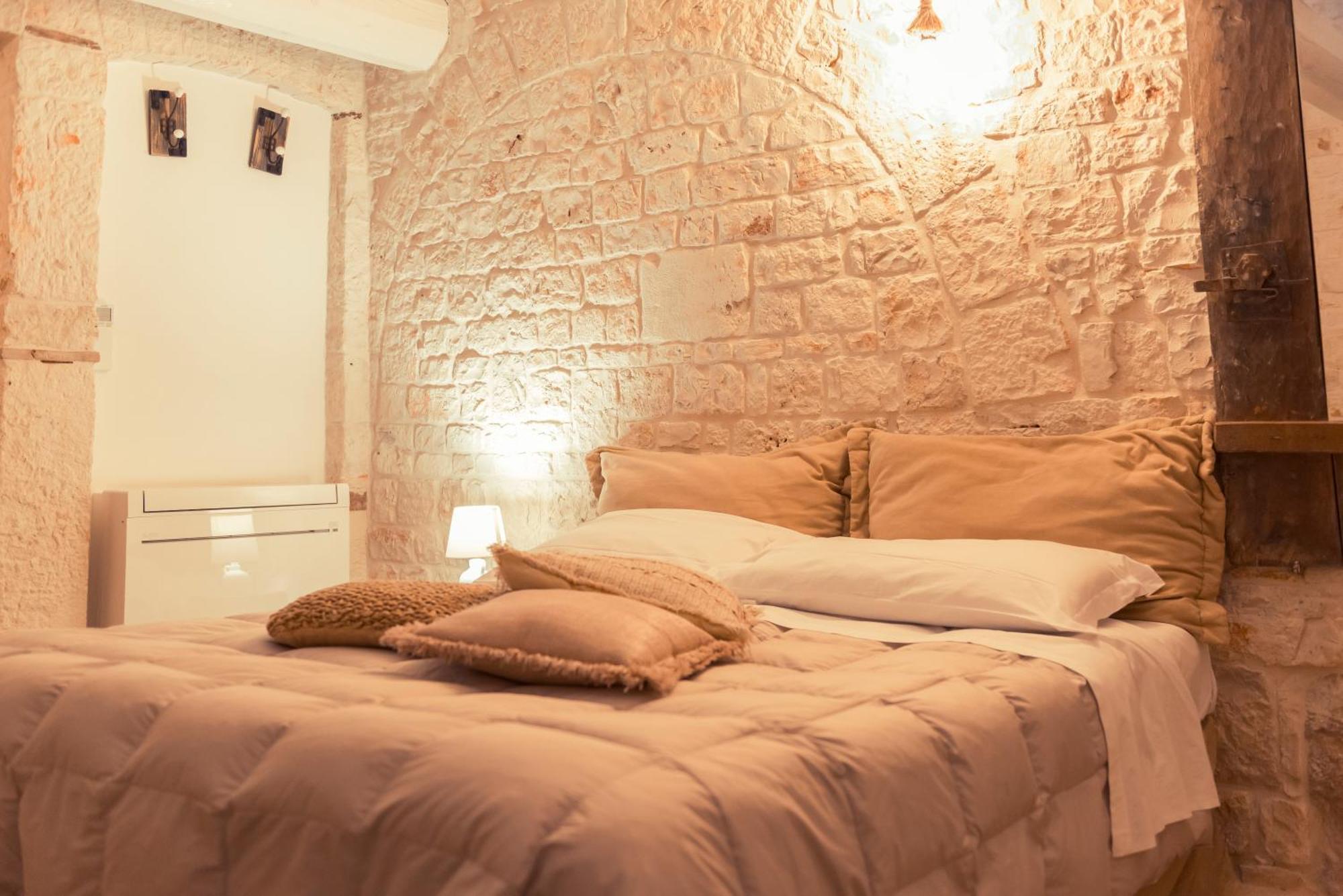 Trulli Antichi Mestieri - Widespread Trulli In The Historic Center Bed & Breakfast Alberobello Exterior photo