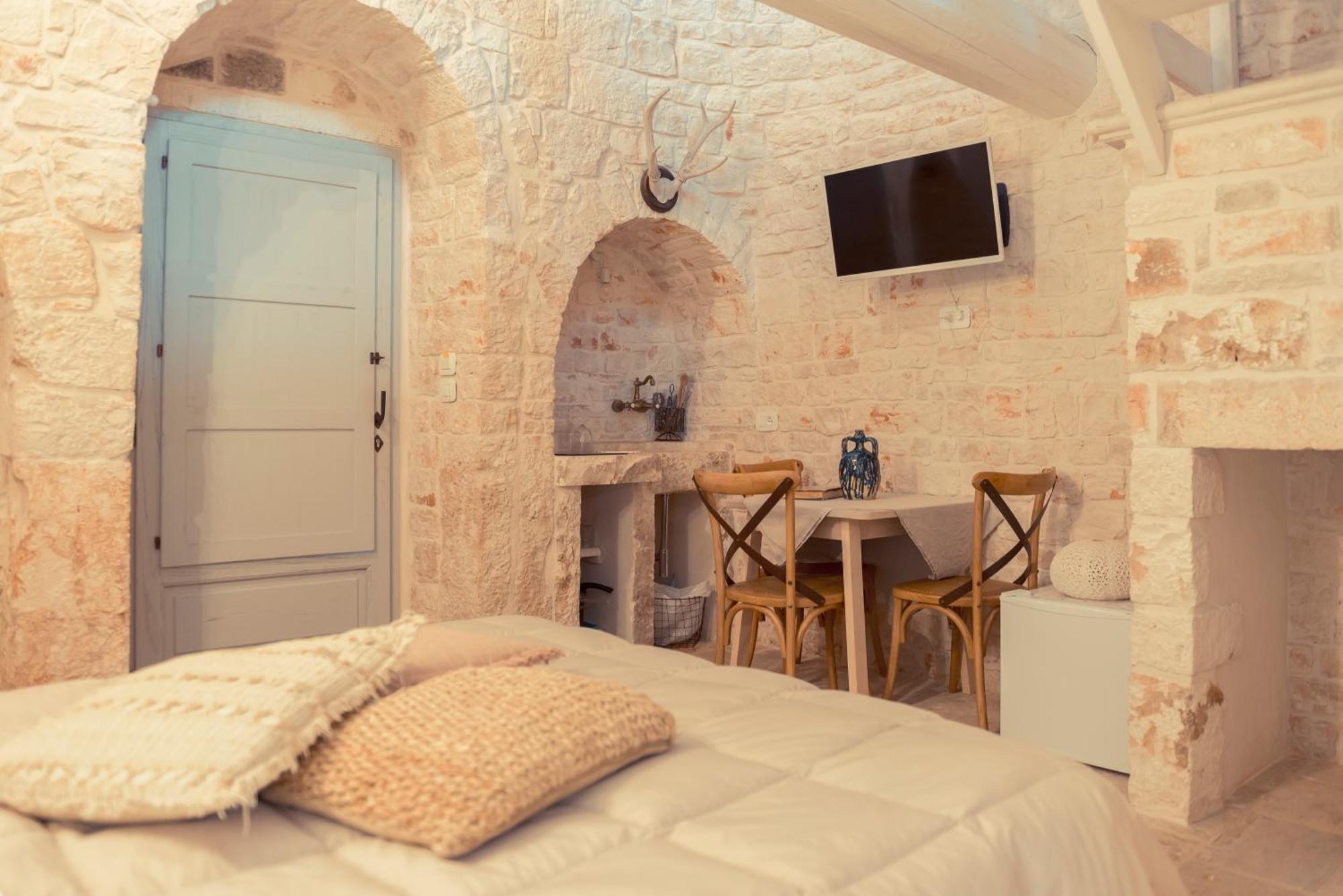 Trulli Antichi Mestieri - Widespread Trulli In The Historic Center Bed & Breakfast Alberobello Exterior photo