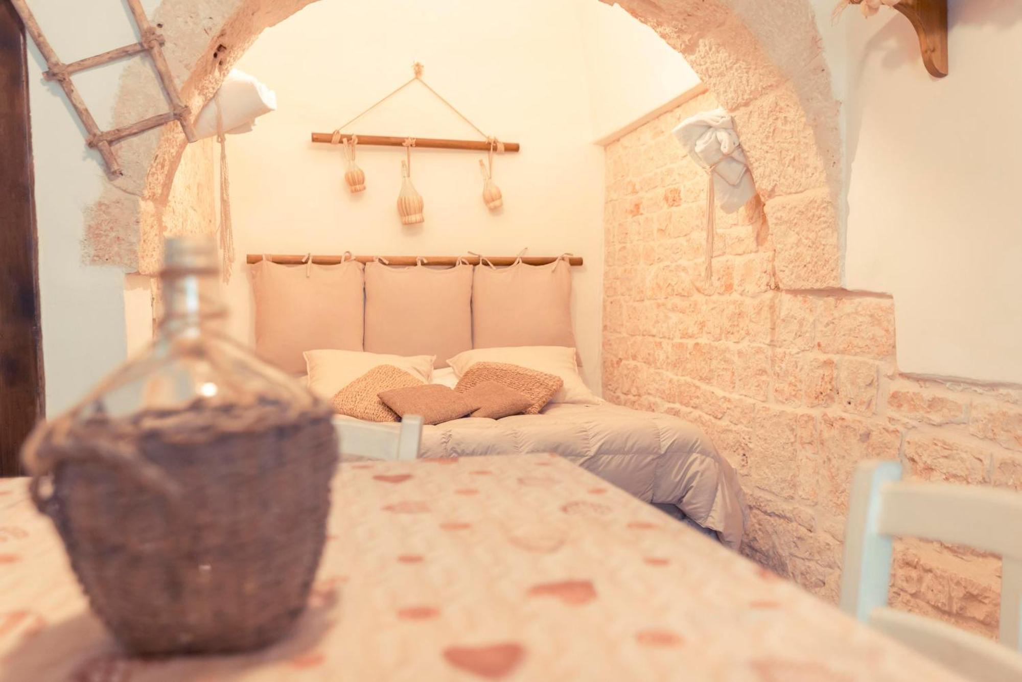 Trulli Antichi Mestieri - Widespread Trulli In The Historic Center Bed & Breakfast Alberobello Exterior photo