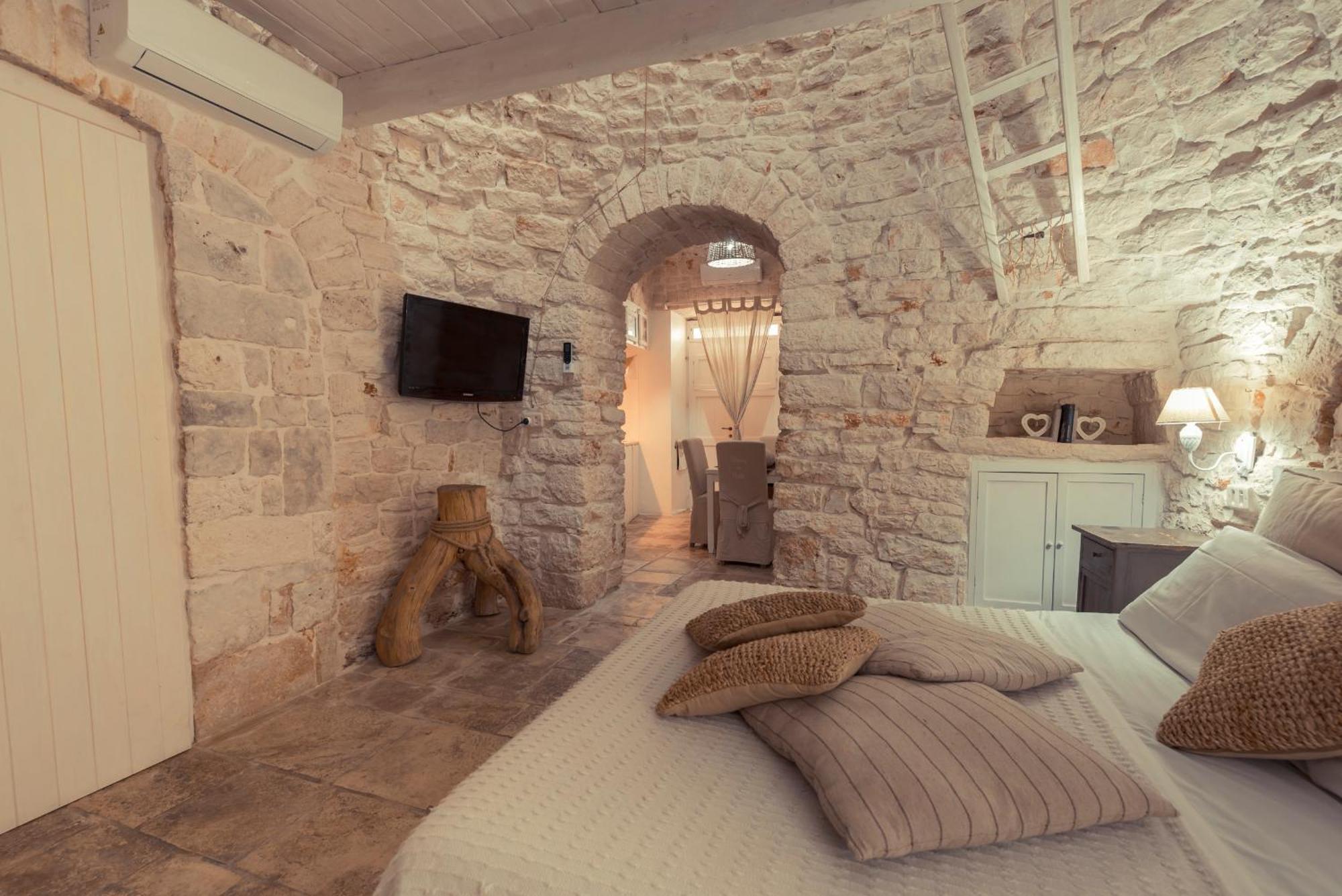 Trulli Antichi Mestieri - Widespread Trulli In The Historic Center Bed & Breakfast Alberobello Exterior photo