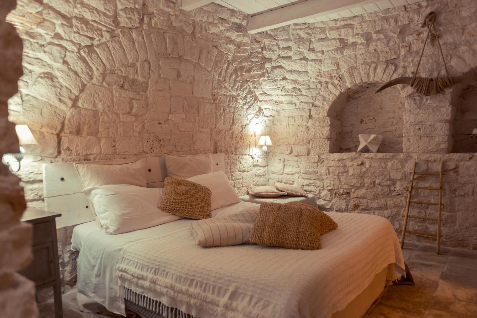 Trulli Antichi Mestieri - Widespread Trulli In The Historic Center Bed & Breakfast Alberobello Exterior photo