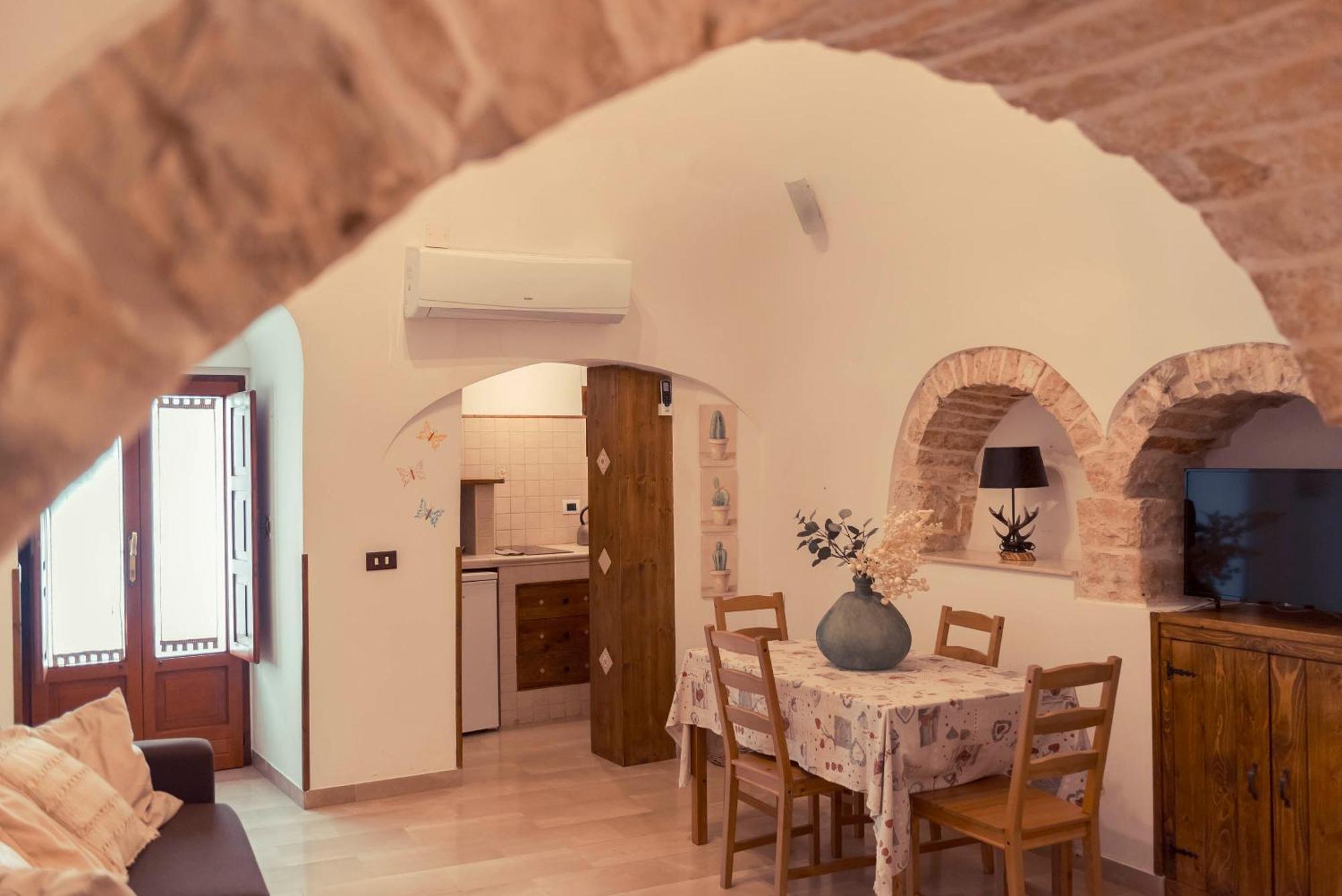 Trulli Antichi Mestieri - Widespread Trulli In The Historic Center Bed & Breakfast Alberobello Exterior photo