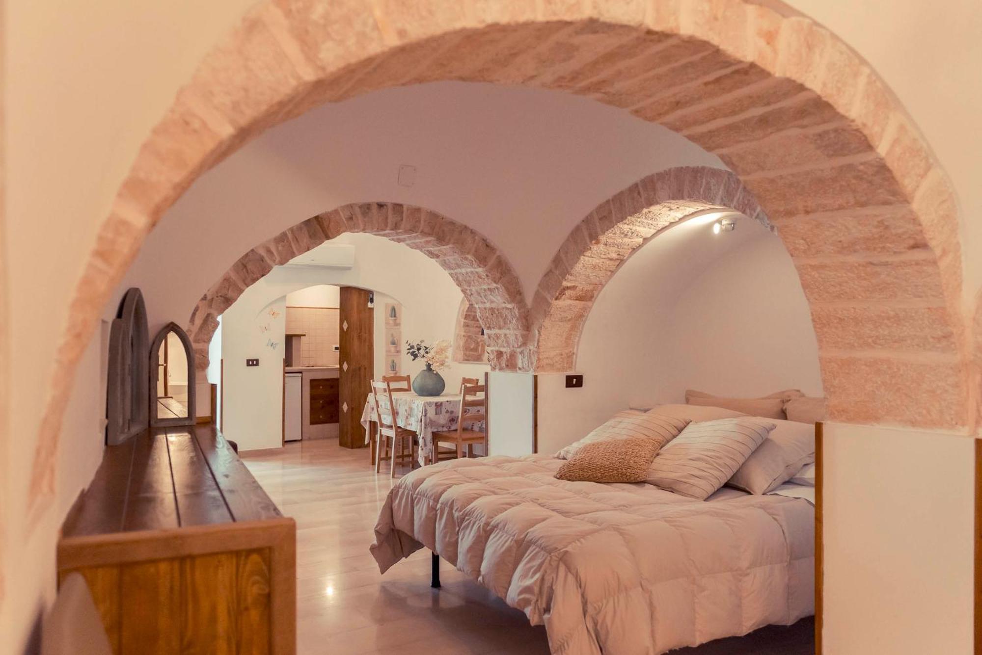 Trulli Antichi Mestieri - Widespread Trulli In The Historic Center Bed & Breakfast Alberobello Exterior photo