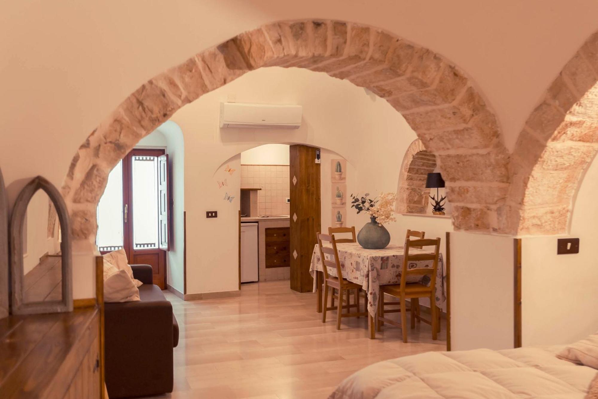 Trulli Antichi Mestieri - Widespread Trulli In The Historic Center Bed & Breakfast Alberobello Exterior photo